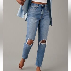 AE Ripped Mom Jean Size 4 SHORT